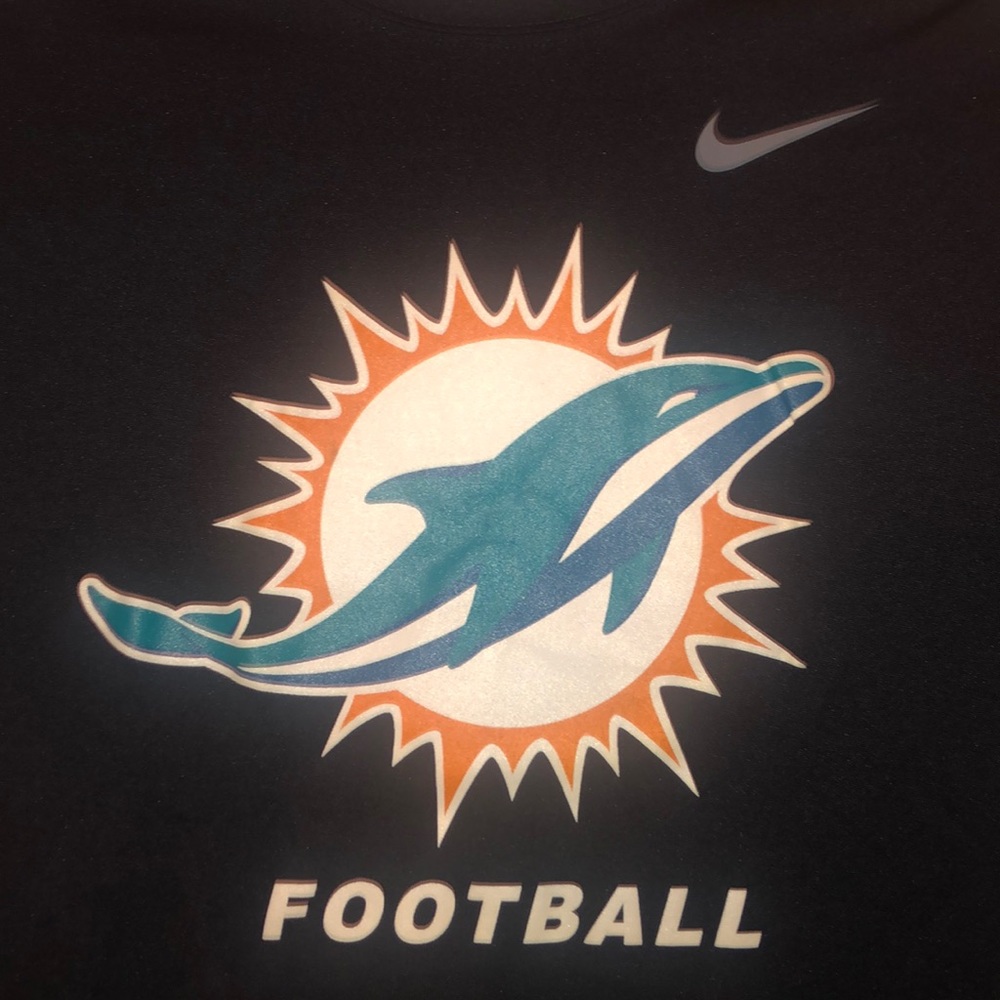 Boys size Large Miami Dolphins t-shirt! - Picture 2 of 7